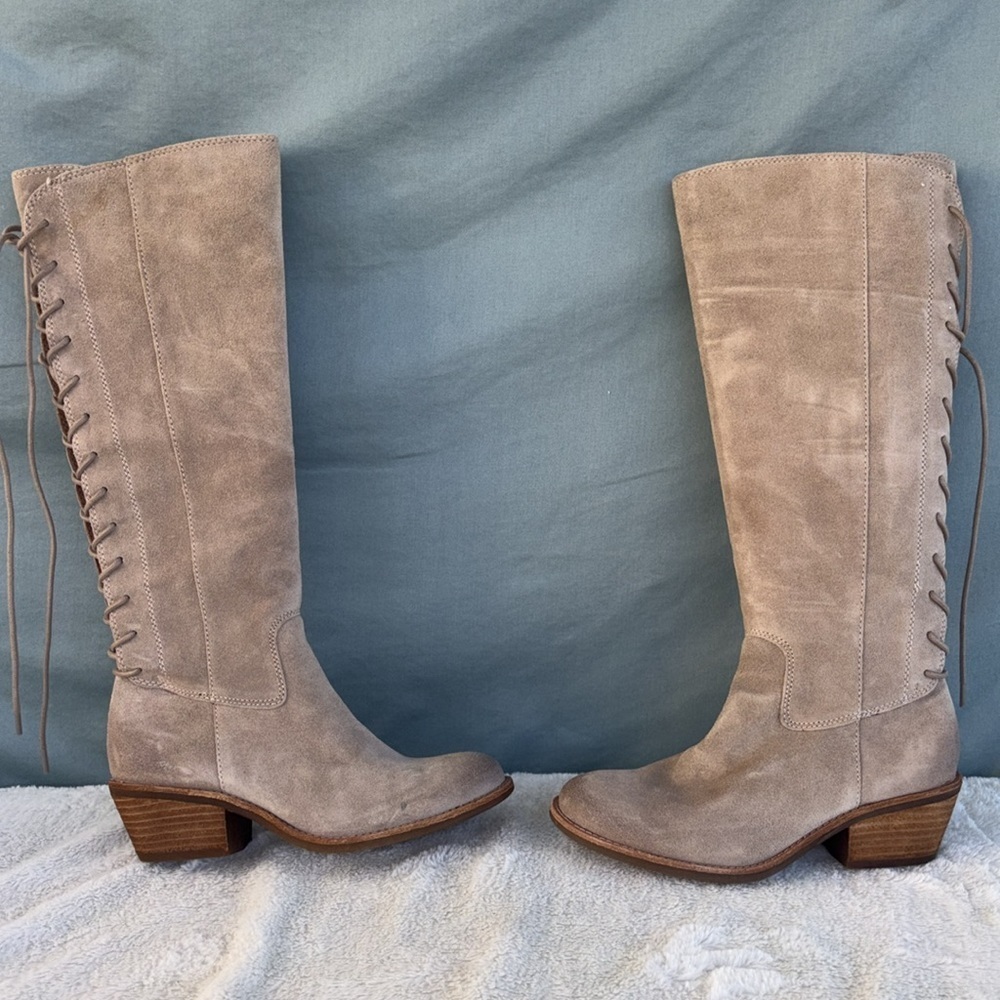 NWOT Sofft Womens Sharnell Heel Size 6M Cashmere Suede - Picture 3 of 11